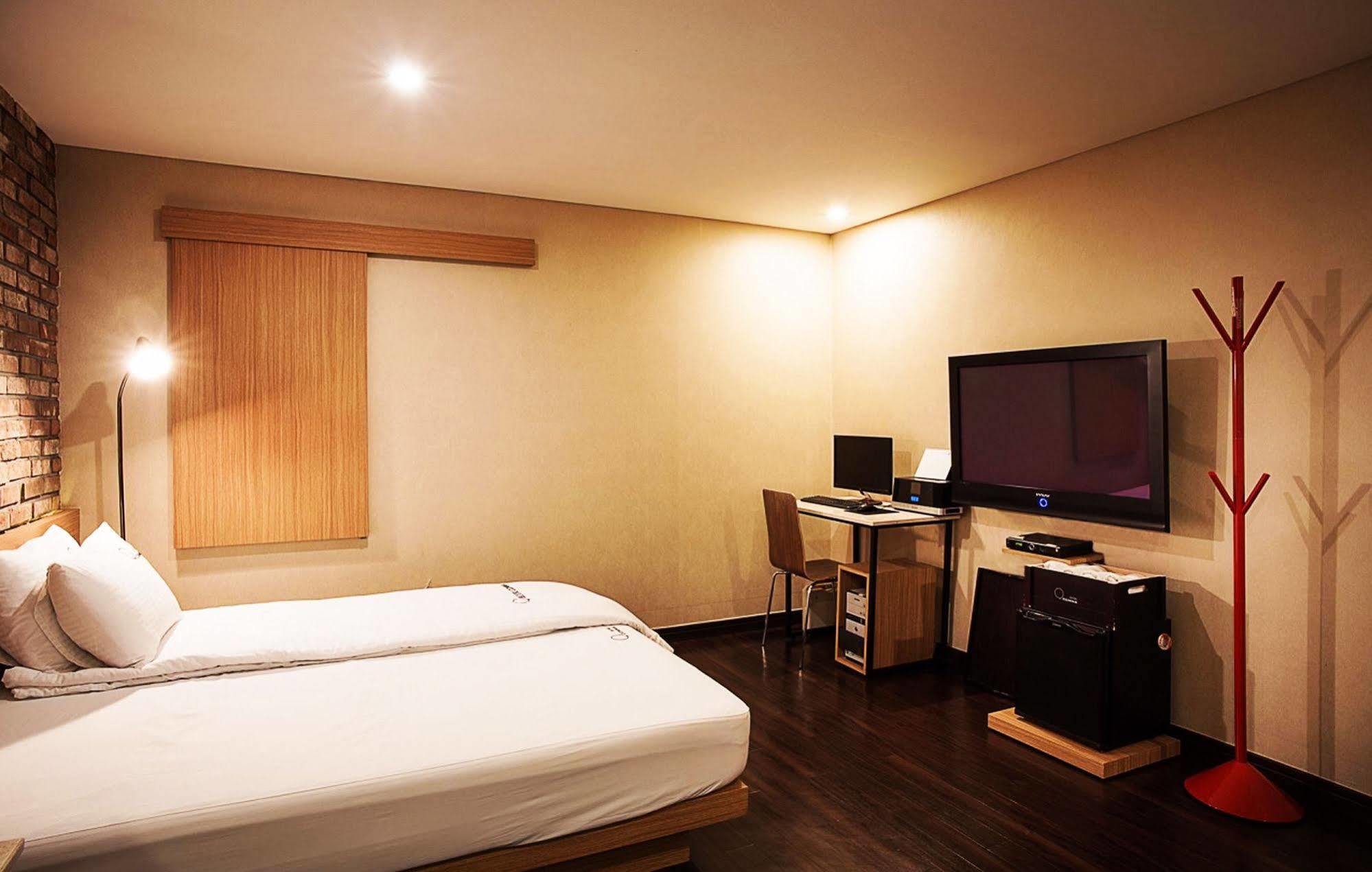 Comma Hotel ปูซาน ภายนอก รูปภาพ