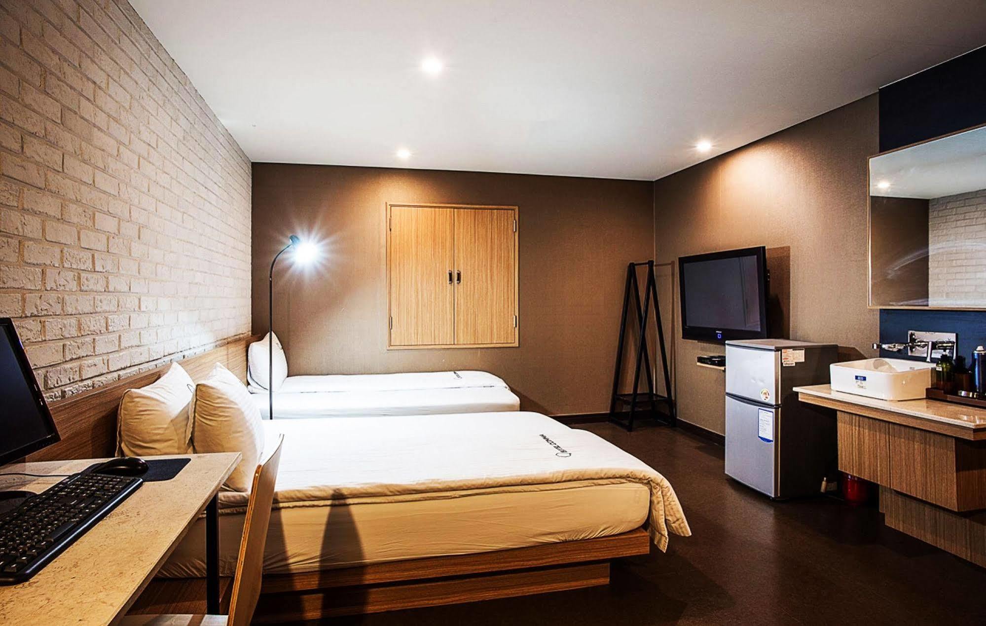 Comma Hotel ปูซาน ภายนอก รูปภาพ